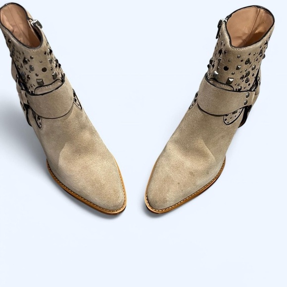 Coach - Picture 3 of 9